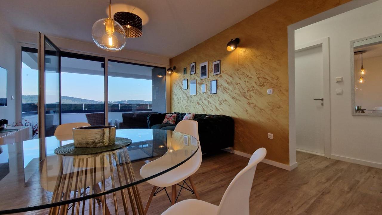 Apartman Marcelina 2 In โตรกีร์ ภายนอก รูปภาพ